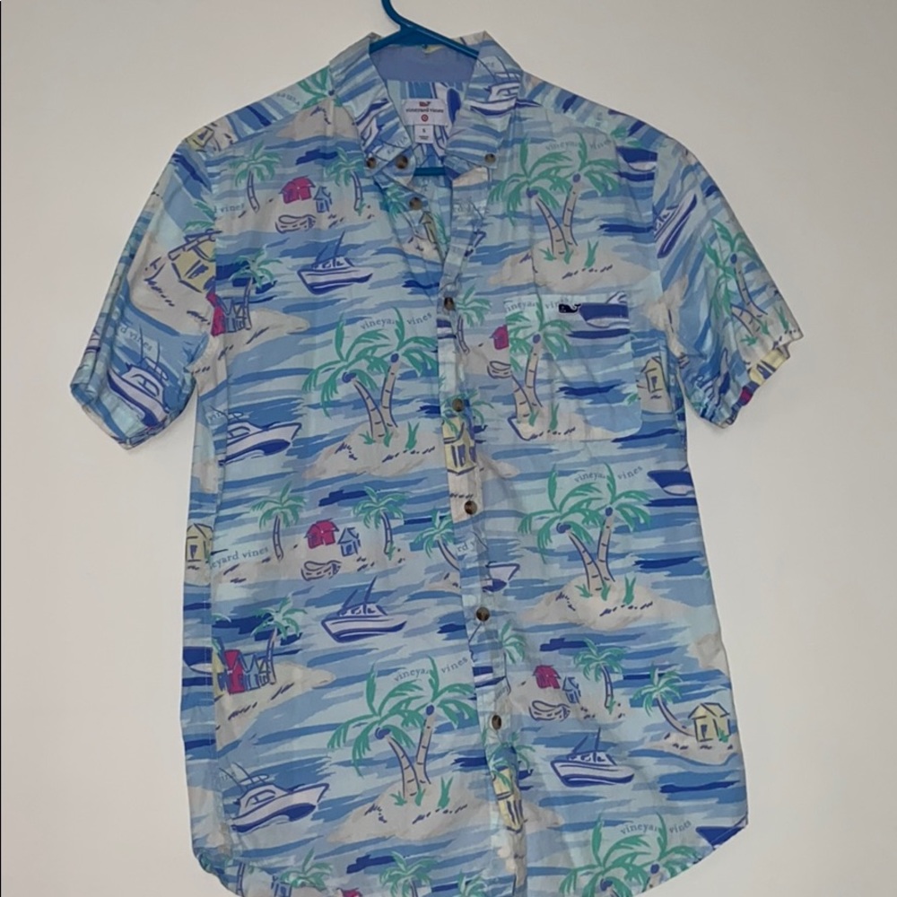Vineyard Vines Button down shirt